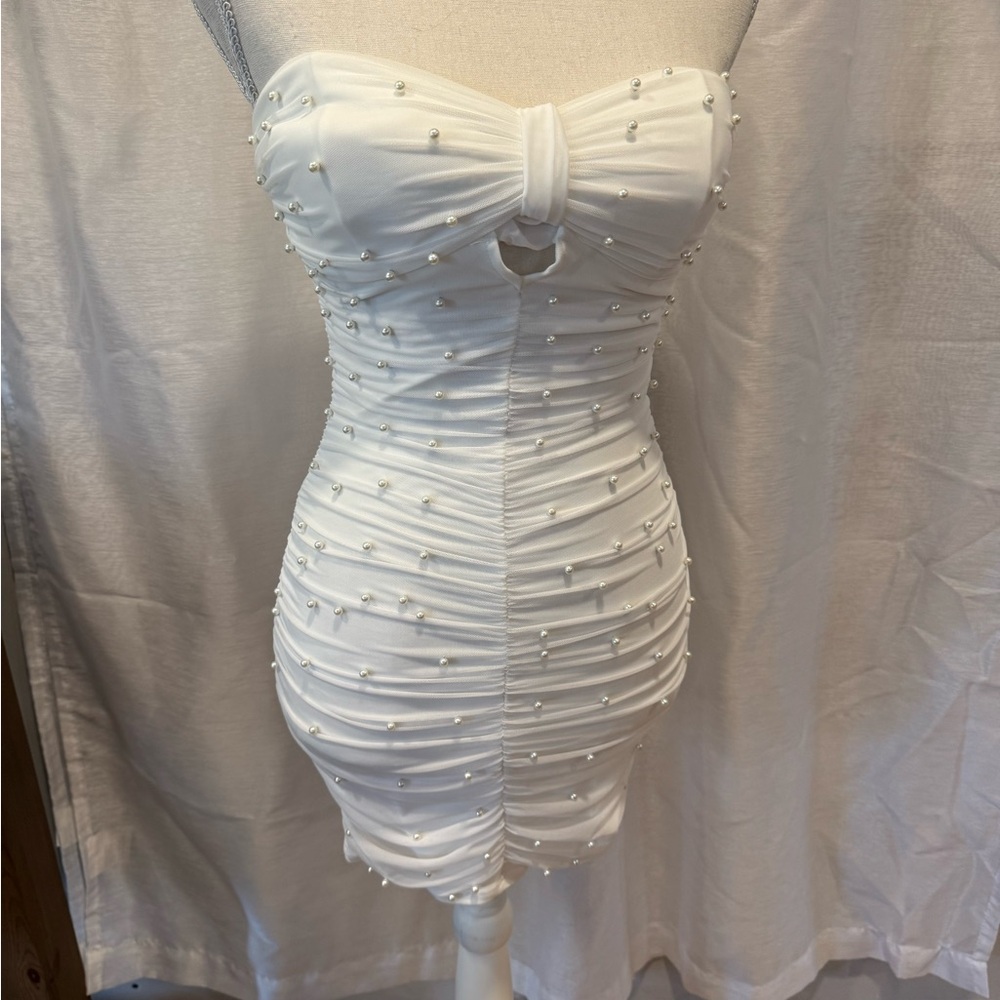 Windsor White Strapless Dress with Pearl Details nwt